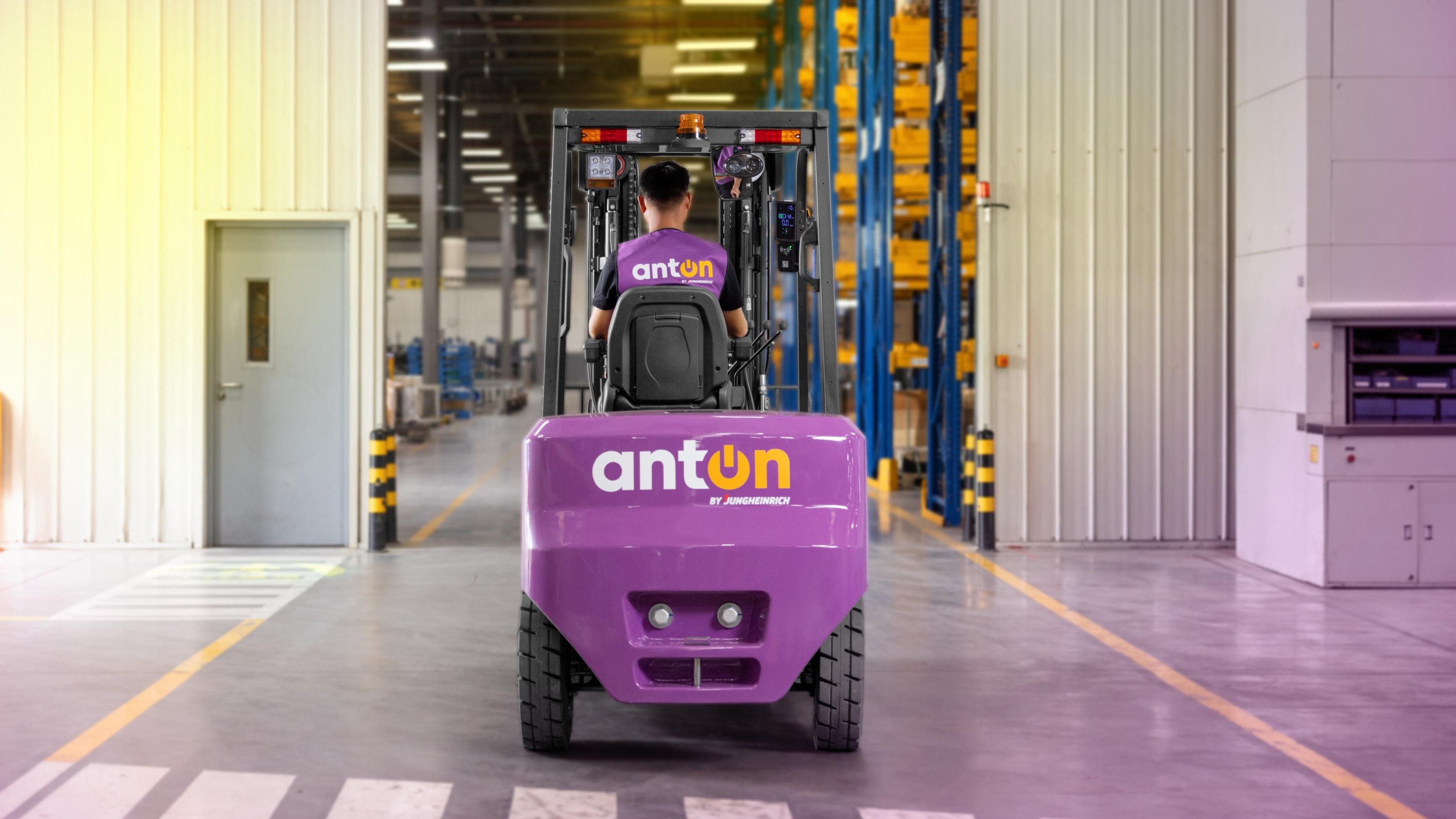 Tại sao nhiều doanh nghiệp chú ý đến xe nâng điện tầm trung AntOn CBH/CBM?