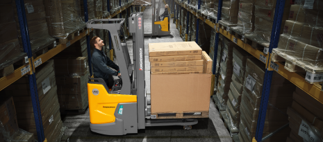 Xe nâng tầm thấp với tích hợp trọn bộ bình Lithium-ion